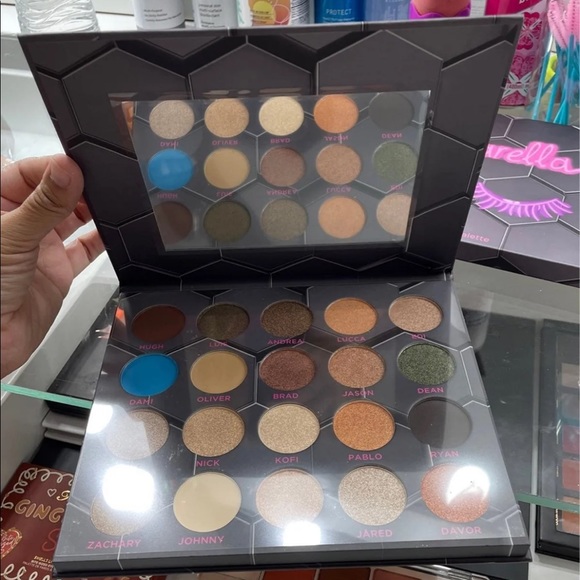 BARBELLA EYE SHADOW - Picture 2 of 2